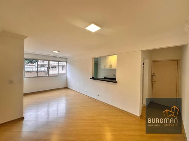 Apartamento 2 quartos e 1 banheiro, para alugar, no bairro Batel em Curitiba