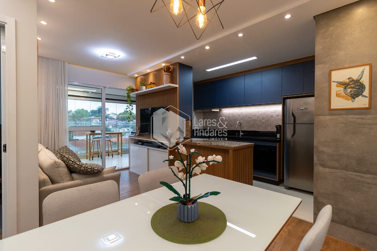Apartamento à venda com 2 quartos, 64m² - Foto 2