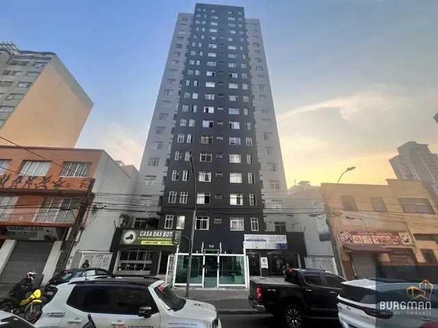 Apartamento 1 quarto e 1 banheiro, para alugar, no bairro Centro em Curitiba