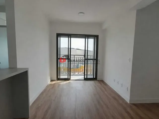 Apartamento 2 quartos e 2 banheiros, para alugar, no bairro Vila Assunção em Santo André