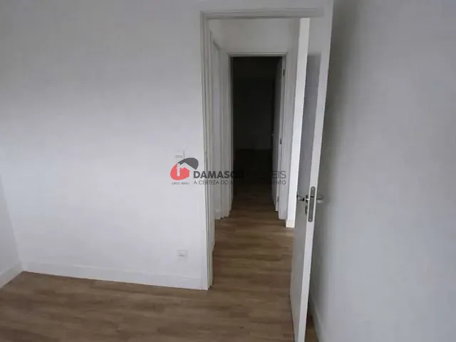 Apartamento 2 quartos e 2 banheiros, para alugar, no bairro Vila Assunção em Santo André