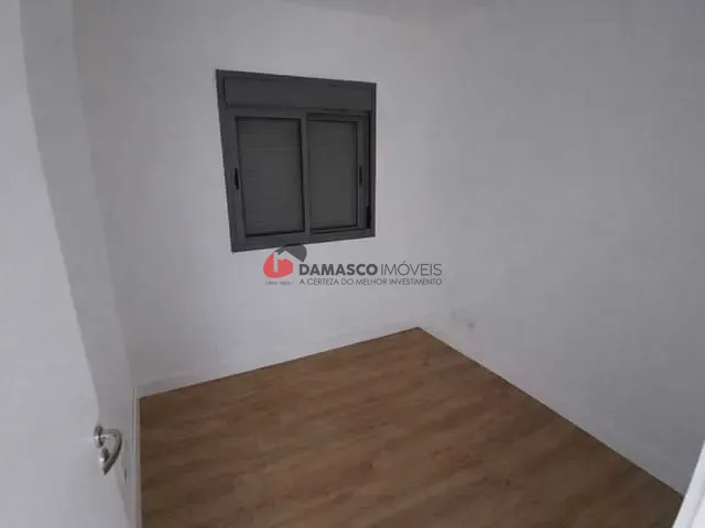 Apartamento 2 quartos e 2 banheiros, para alugar, no bairro Vila Assunção em Santo André