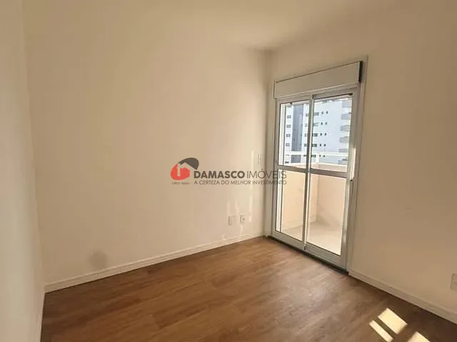 Apartamento 2 quartos e 2 banheiros, para alugar, no bairro Vila Assunção em Santo André