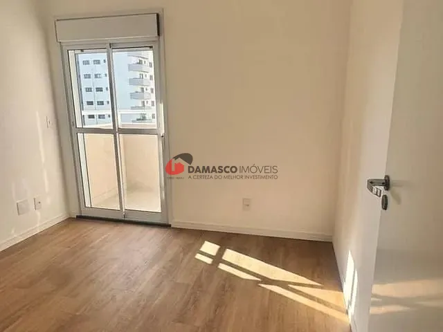 Apartamento 2 quartos e 2 banheiros, para alugar, no bairro Vila Assunção em Santo André