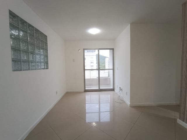Foto do Apartamento - EXCELENTE APARTAMENTO DE 3 QUARTOS (01 SUÍTE, 02 C/ARMÁRIOS) VARANDA, BANH C/ BLINDEX, COZ C/ ARMÁRIO, VAGA, ÓTIMA INFRAESTRUTURA | Hilmar