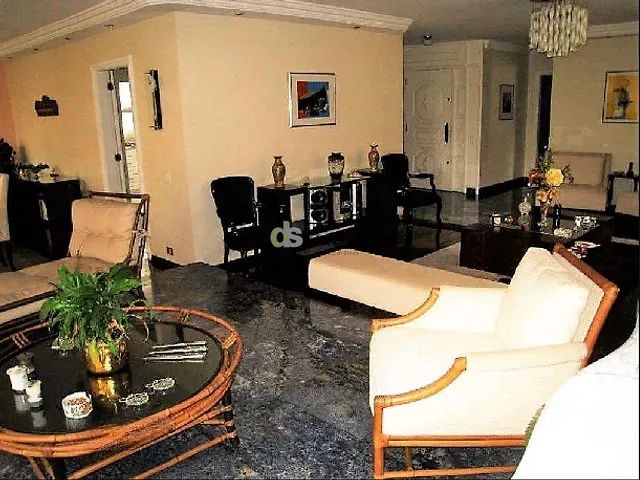 Apartamento 4 quartos e 3 banheiros, à venda, no bairro Aclimação em São Paulo