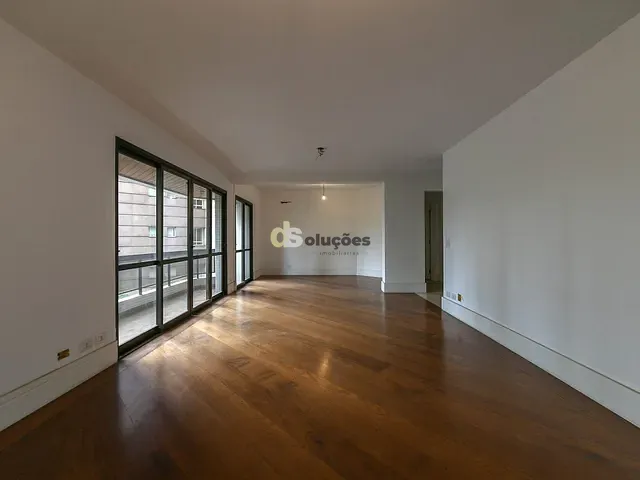 Apartamento 3 quartos e 6 banheiros, à venda, no bairro Vila Nova Conceição em São Paulo