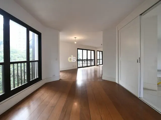 Apartamento 3 quartos e 6 banheiros, à venda, no bairro Vila Nova Conceição em São Paulo