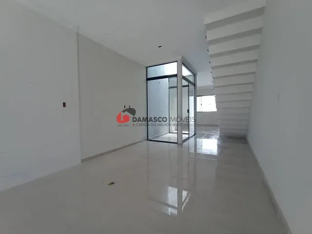 Sobrado 3 quartos e 2 banheiros, à venda, no bairro Vila California em São Paulo