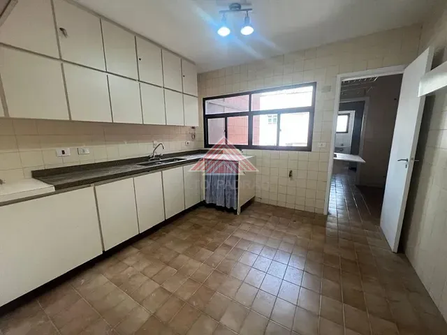 Apartamento com 337m² 3 quartos e 4 banheiros, para alugar, no bairro Itaim Bibi em São Paulo