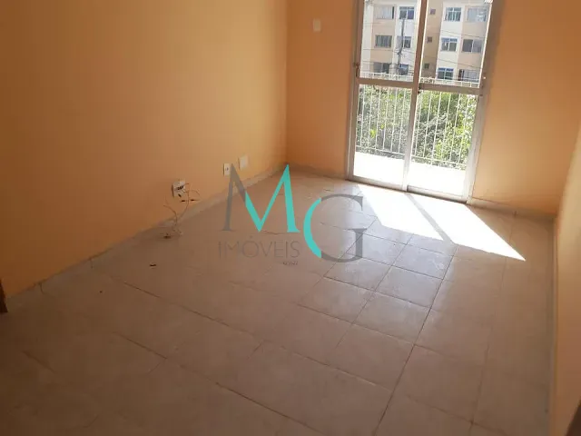 Apartamento 2 quartos e 1 banheiro, à venda, no bairro Senador Vasconcelos em Rio de Janeiro