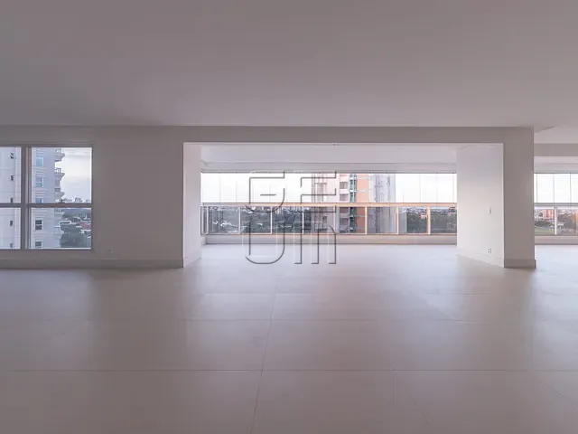 Apartamento com 663m² 4 quartos e 5 banheiros, à venda, no bairro Bela Suiça em Londrina
