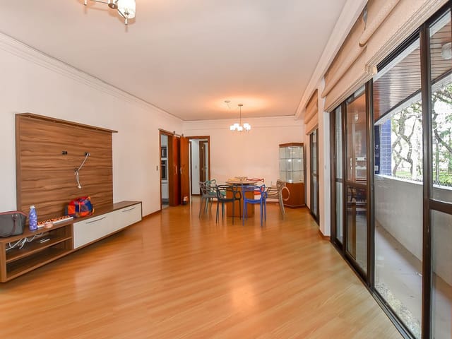 Apartamento 3 quartos e 4 banheiros, à venda, no bairro Água Verde em Curitiba