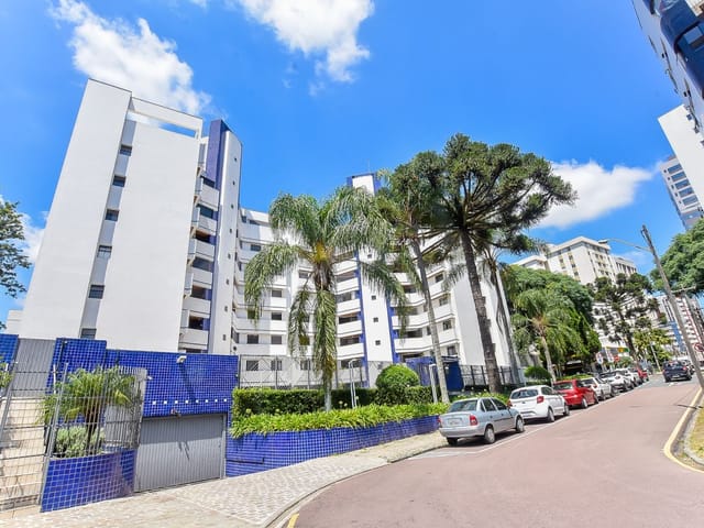 Apartamento 3 quartos e 4 banheiros, à venda, no bairro Água Verde em Curitiba
