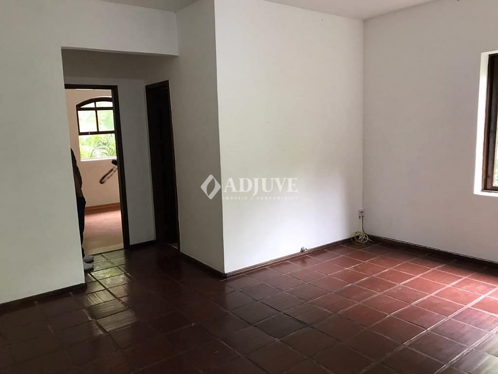 Apartamento à venda com 2 quartos, 65m² - Foto 1