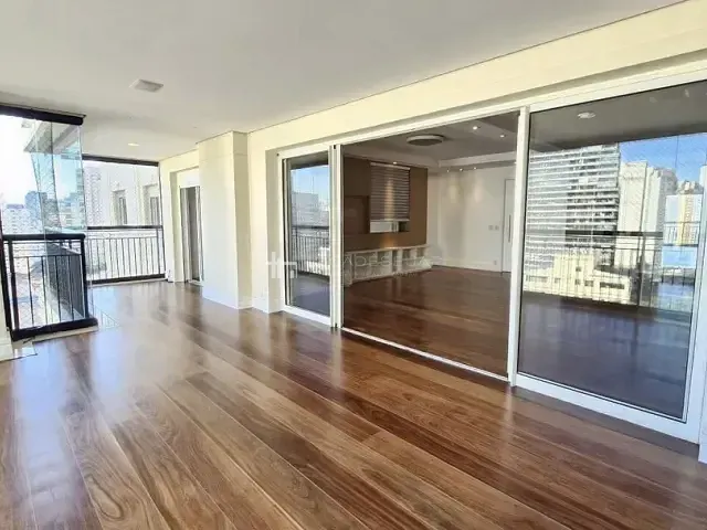 Apartamento 3 quartos e 5 banheiros, à venda, no bairro Vila Nova Conceição em São Paulo