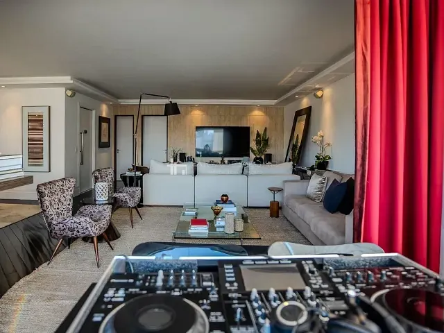 Apartamento 3 quartos e 4 banheiros, à venda, no bairro Vila Nova Conceição em São Paulo