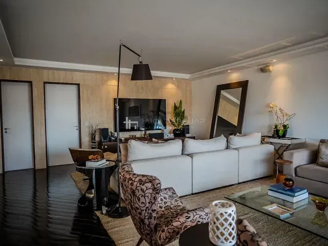 Apartamento 3 quartos e 4 banheiros, à venda, no bairro Vila Nova Conceição em São Paulo