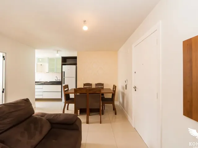 Apartamento 1 quarto e 1 banheiro, para alugar, no bairro Centro em Curitiba