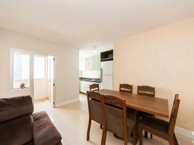 Apartamento 1 quarto e 1 banheiro, para alugar, no bairro Centro em Curitiba
