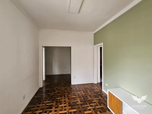 Apartamento 2 quartos e 2 banheiros, para alugar, no bairro Centro em Curitiba