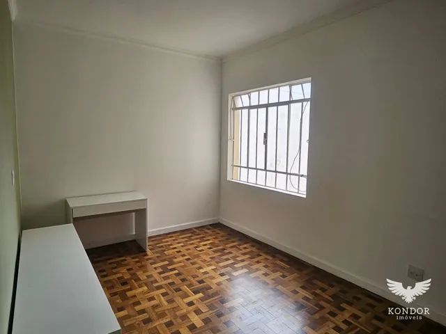 Apartamento 2 quartos e 2 banheiros, para alugar, no bairro Centro em Curitiba