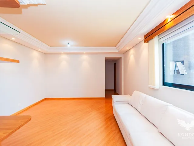 Apartamento 3 quartos e 2 banheiros, para alugar, no bairro Cristo Rei em Curitiba