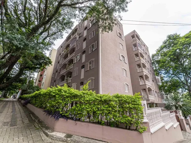 Apartamento 3 quartos e 3 banheiros, para alugar, no bairro Mercês em Curitiba