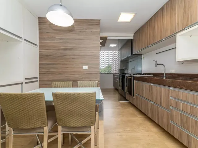 Apartamento 3 quartos e 3 banheiros, para alugar, no bairro Mercês em Curitiba