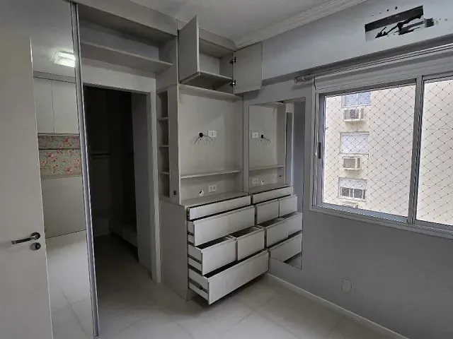 Apartamento 3 quartos e 2 banheiros, à venda, no bairro Santo Antônio em Porto Alegre