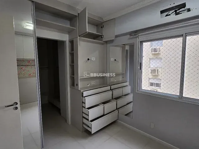 Apartamento 3 quartos e 2 banheiros, à venda, no bairro Santo Antônio em Porto Alegre