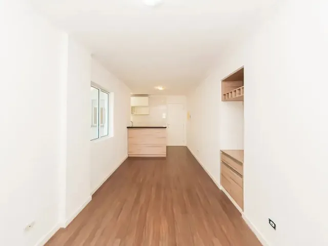 Apartamento 2 quartos e 1 banheiro, para alugar, no bairro Capão Raso em Curitiba