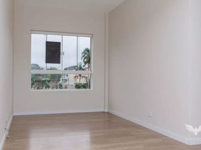 Apartamento 2 quartos e 1 banheiro, para alugar, no bairro São Braz em Curitiba