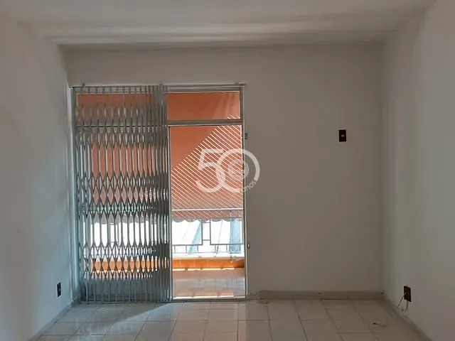 Apartamento com 94m² 3 quartos e 1 banheiro, à venda ou para alugar, no bairro Penha Circular em Rio de Janeiro