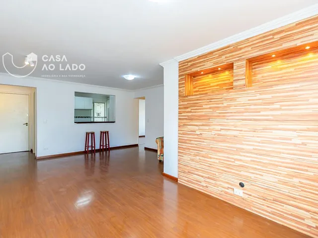 Apartamento 2 quartos e 2 banheiros, para alugar, no bairro Centro Cívico em Curitiba