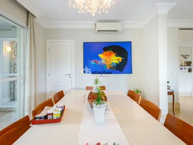 Apartamento 4 quartos e 5 banheiros, à venda, no bairro Moema em São Paulo