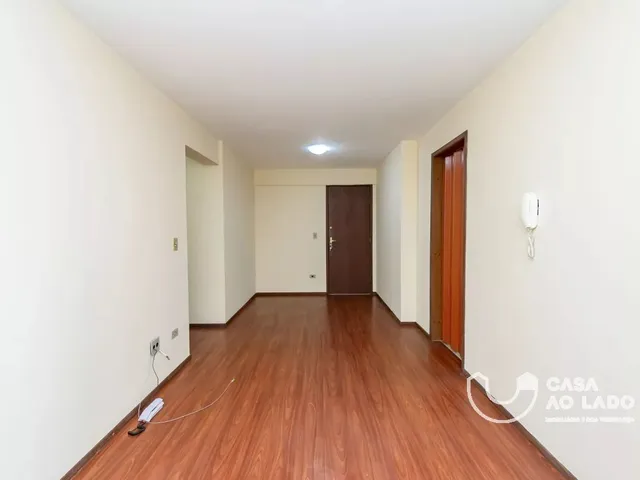 Apartamento 3 quartos e 1 banheiro, para alugar, no bairro Novo Mundo em Curitiba