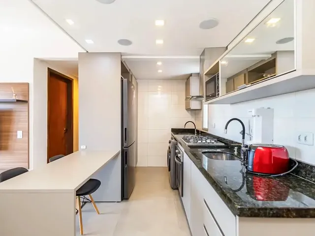 Apartamento 1 quarto e 1 banheiro, para alugar, no bairro Centro em Curitiba
