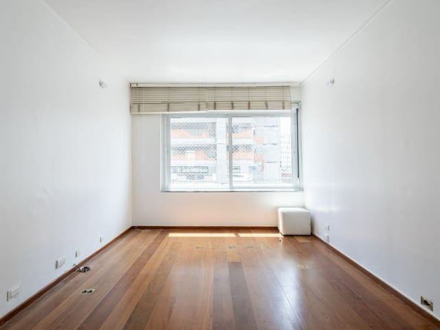 Apartamento 3 quartos e 2 banheiros, à venda ou para alugar, no bairro Pinheiros em São Paulo