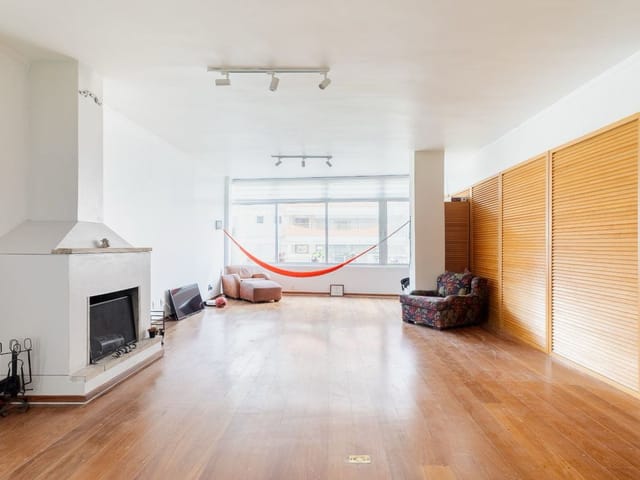 Apartamento 3 quartos e 2 banheiros, à venda ou para alugar, no bairro Pinheiros em São Paulo
