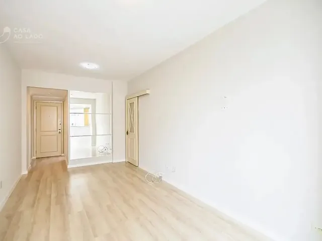 Apartamento 2 quartos e 2 banheiros, à venda, no bairro Cristo Rei em Curitiba