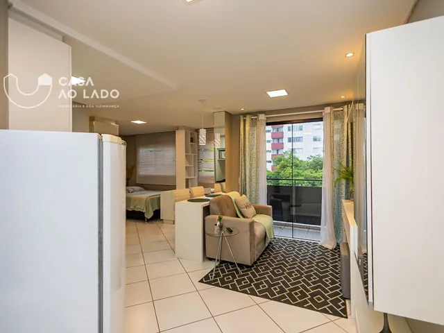 Apartamento 1 quarto e 1 banheiro, para alugar, no bairro Agua verde em Curitiba