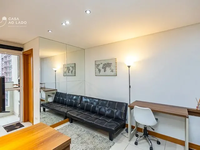 Apartamento 1 quarto e 1 banheiro, para alugar, no bairro Centro em Curitiba