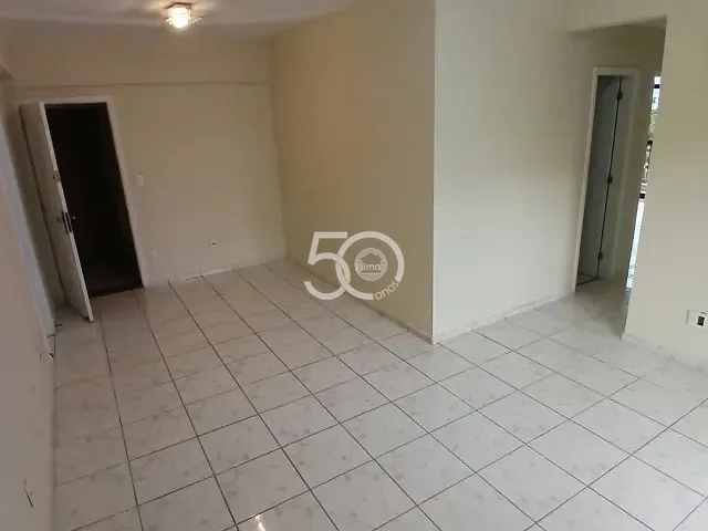 Apartamento com 98m² 3 quartos e 1 banheiro, para alugar, no bairro Freguesia (Jacarepaguá) em Rio de Janeiro