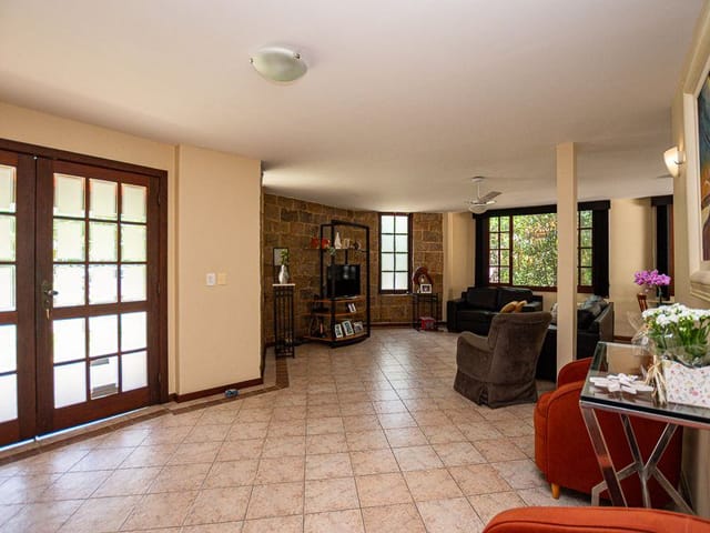 Foto do Casa - Casa com 5 dormitórios para locação em Itacoatiara - Niterói/R | SelfSpin