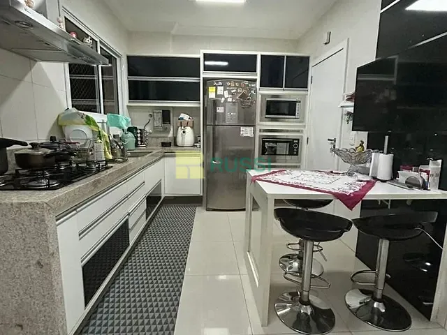 Apartamento com 156m² 3 quartos e 4 banheiros, para alugar, no bairro Jardim das Indústrias em São José dos Campos