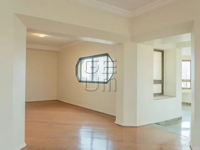 Apartamento com 431m² 4 quartos e 5 banheiros, à venda, no bairro Centro em Londrina