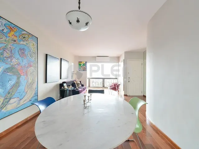 Apartamento 2 quartos e 4 banheiros, à venda, no bairro Vila Nova Conceição em São Paulo