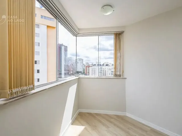 Apartamento 2 quartos e 2 banheiros, para alugar, no bairro Cristo Rei em Curitiba