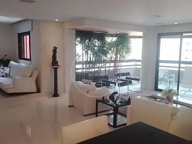 Apartamento com 220m² 3 quartos e 3 banheiros, à venda ou para alugar, no bairro Moema em São Paulo